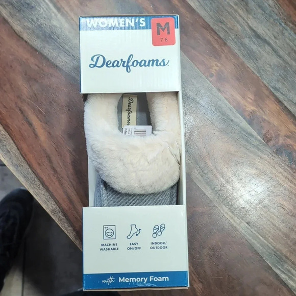 Dearfoams with Memory Foam Slippers - Picture 2 of 3